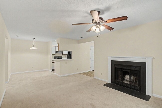 Foto del edificio - 540 Pineland Cir