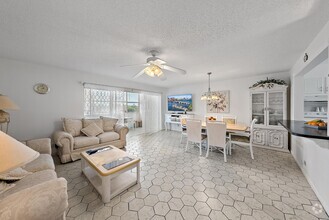 Building Photo - 711 Lori Dr