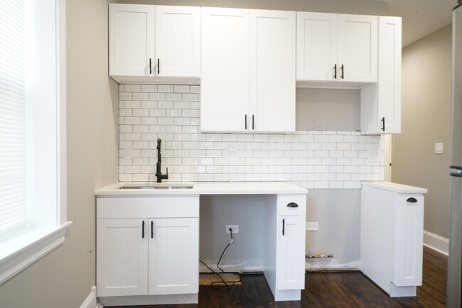 Foto del edificio - 2620 N Springfield Ave