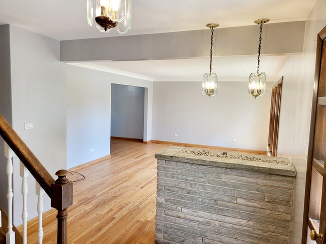 Building Photo - 10312 S Kenneth Ave