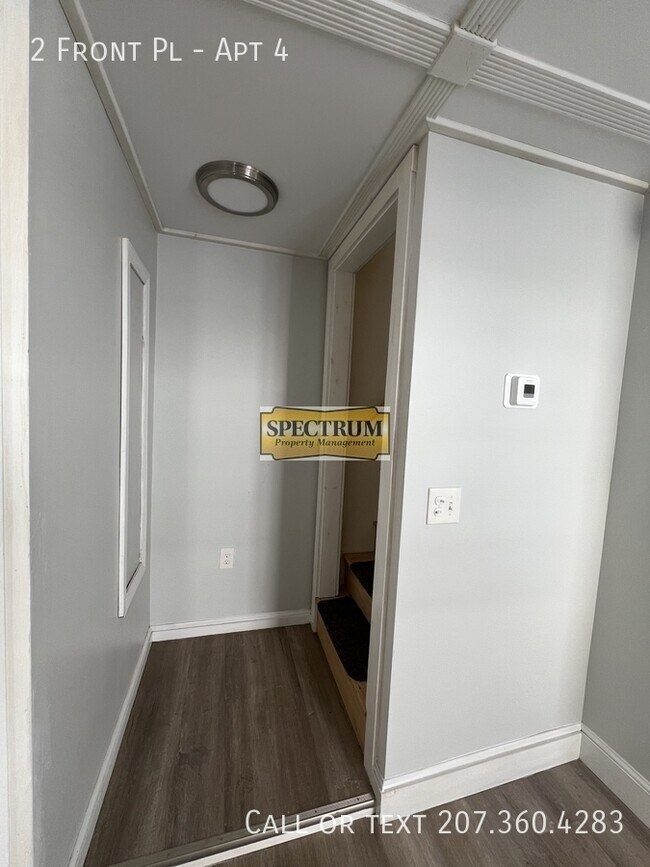 Foto del edificio - 2 Front Pl