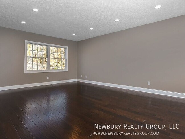 Building Photo - 155 Banksville Pl