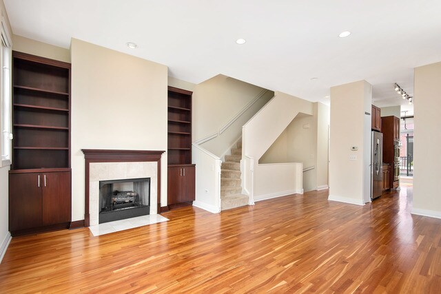 Building Photo - 2653 N Hermitage Ave