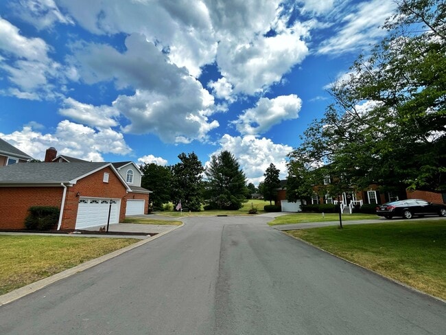 Quiet cul-de-sac right off the golf course - 604 Sherbourne Grn
