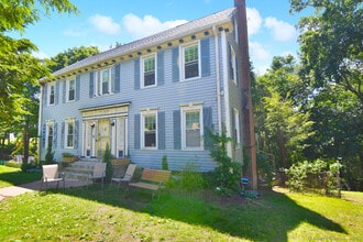 Building Photo - 541 Willow St