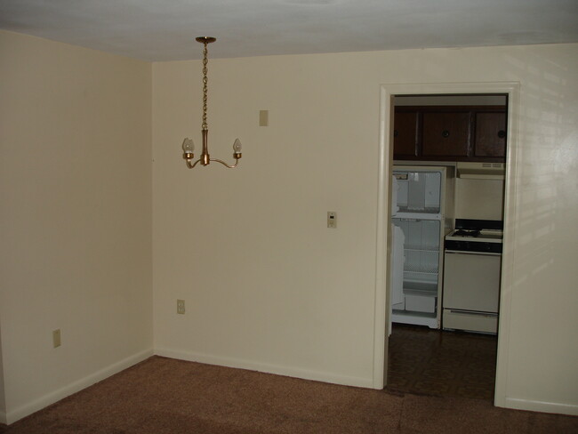 Photo - 109 S Main St Apartments