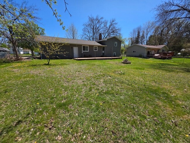 Building Photo - 3114 Kilbourne Ave