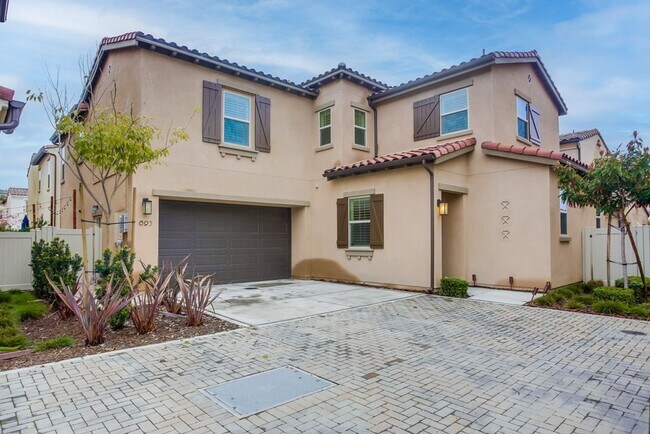 Building Photo - 5 Bedroom Home in Rancho Tesoro!