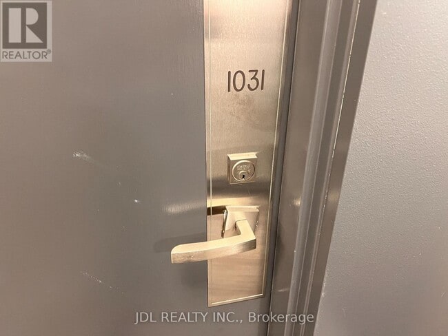 Building Photo - 7161 Yonge St