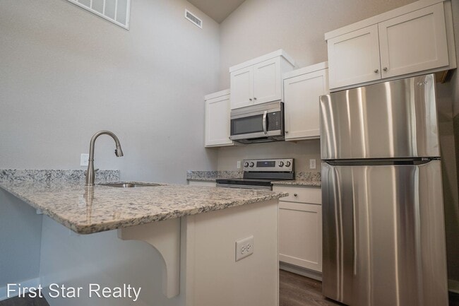 Building Photo - 2 br, 2 bath House - 664 N Honey Locust Bend