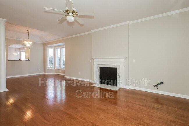 Building Photo - 1936 Castle Pines Dr