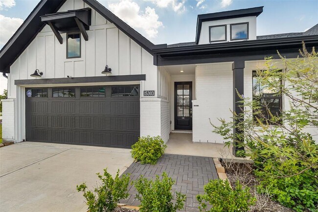 Building Photo - 15303 Leal Rancho Ct