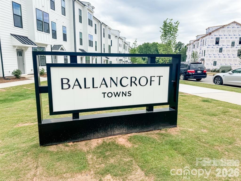 Foto del edificio - 15351 Ballancroft Pkwy