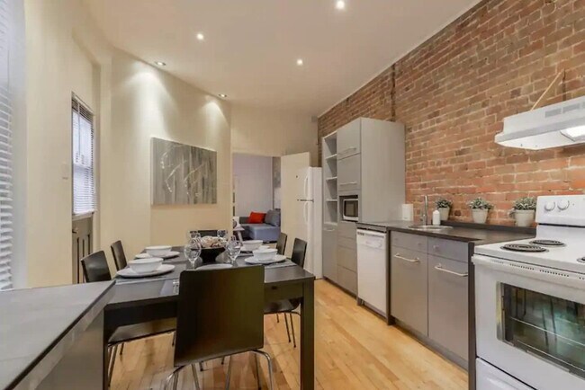 Building Photo - 346 Rue Gilford