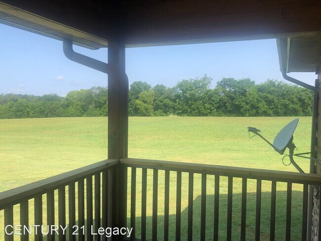Building Photo - 3 br, 2 bath House - 1404 Maple Lane