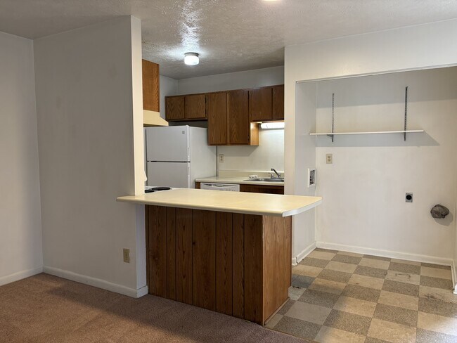 Building Photo - 1123 Southwood Dr