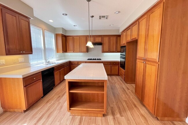 Foto del edificio - 6277 Newhaven Ln