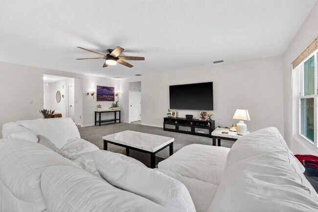 Foto del edificio - 5442 Diantha Way