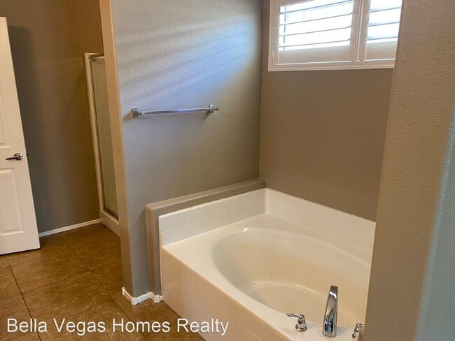 Building Photo - 3 br, 2.5 bath House - 9578 Vega Carpio Ave.