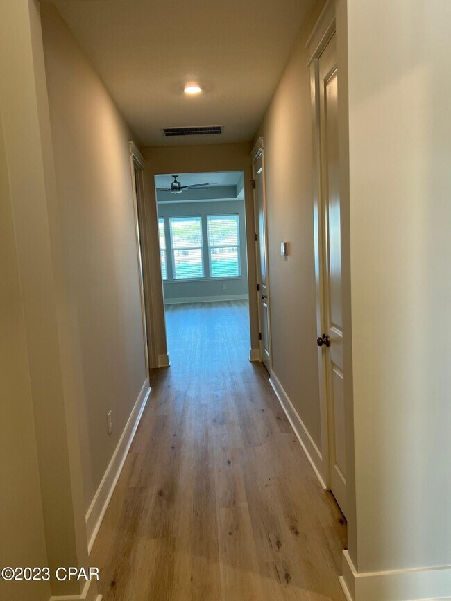 Foto del edificio - 1096 Harrison Bayou Dr