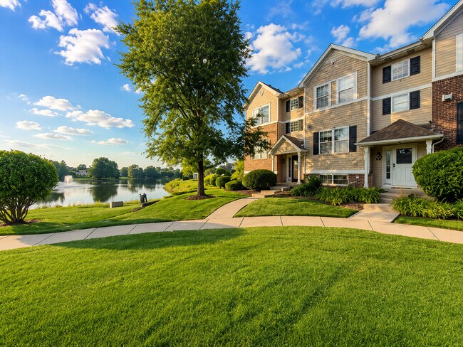 Foto del edificio - 120 Lakeshore Dr