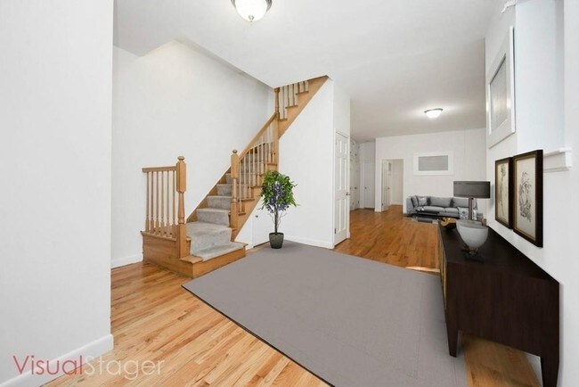 Building Photo - 6 E 65th St