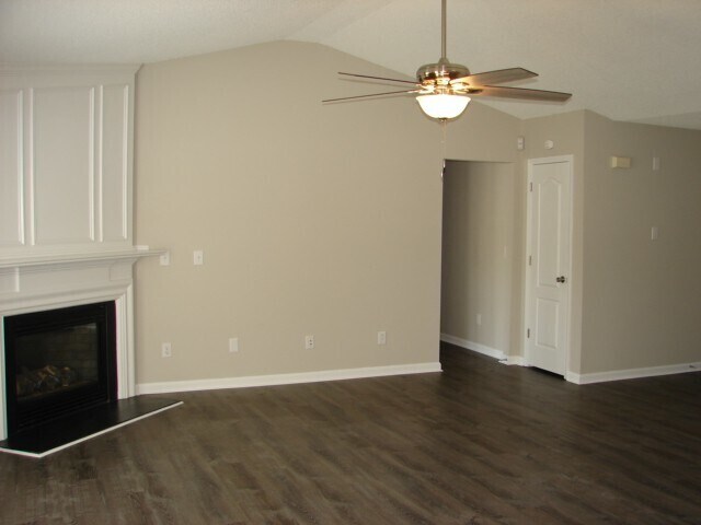 Building Photo - 404 Kinship Lane