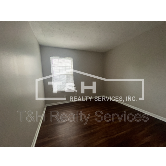 Building Photo - 6115 Tybalt Cir