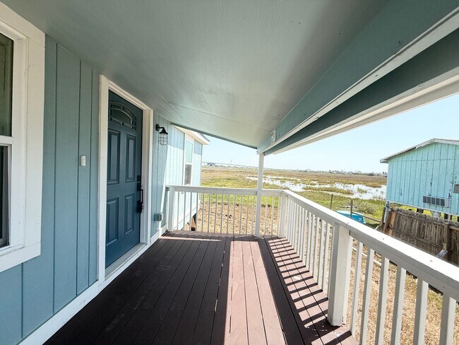 Foto del edificio - Elegant 2/1 Beach Cottage in Surfside !