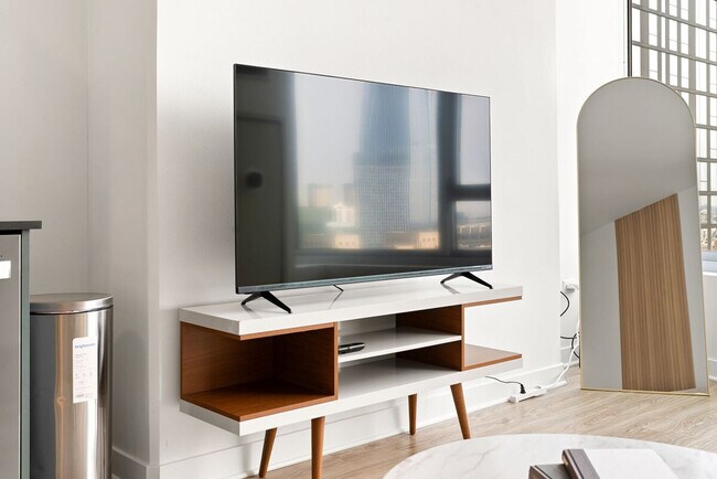 Building Photo - 720 S Wells St