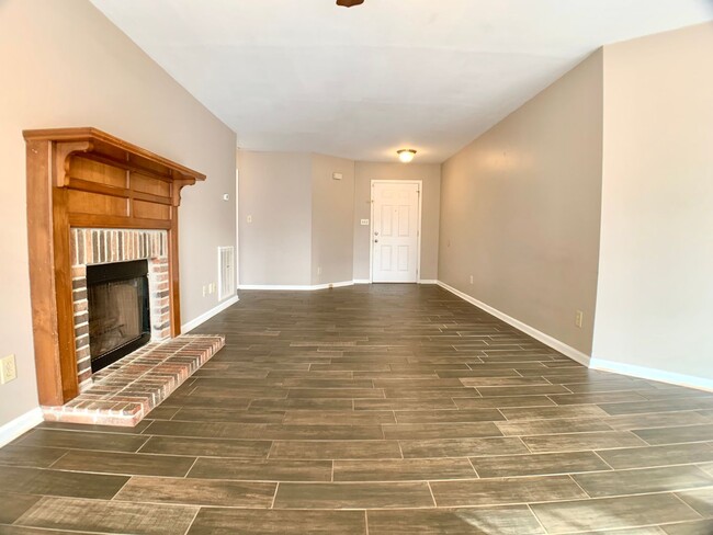 Foto del edificio - 3310 Mallard Dr