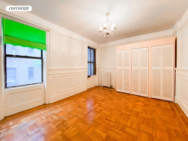 Building Photo - 665 W 160th St