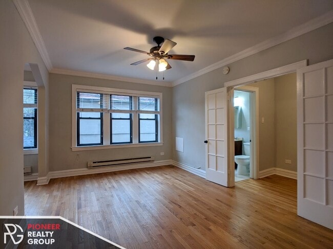 Building Photo - 4735 N Hermitage Ave