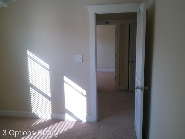 Building Photo - 4 br, 2.5 bath House - 400 Park Place