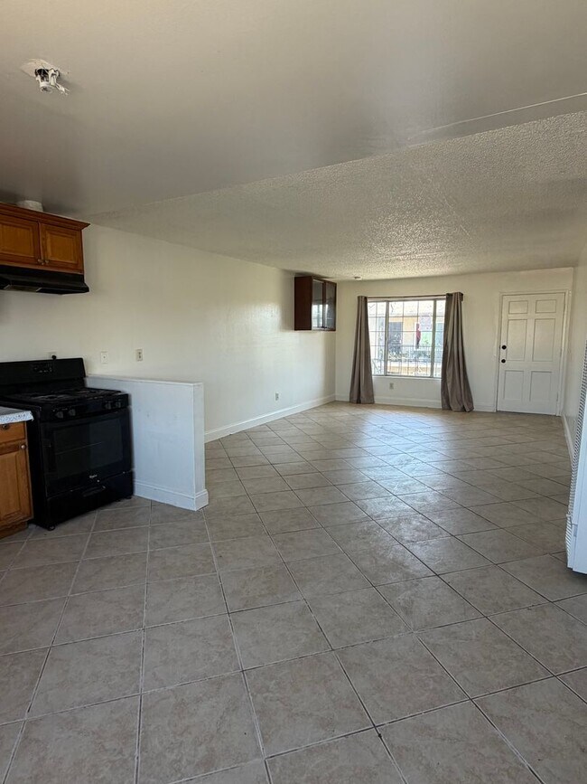 Foto del edificio - 7782 Mandrell Dr