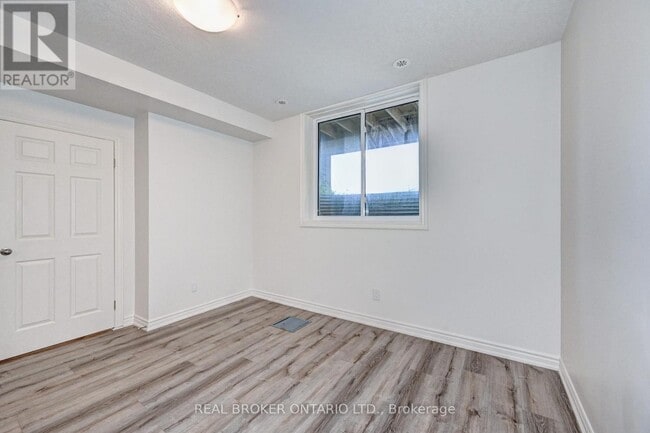 Building Photo - 164 Heiman St