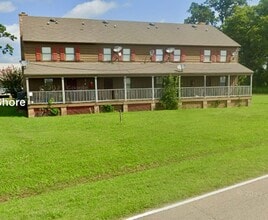 Building Photo - 800 Eagle Lake Shore Rd