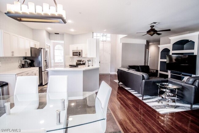 Foto del edificio - 11295 Lakeland Cir