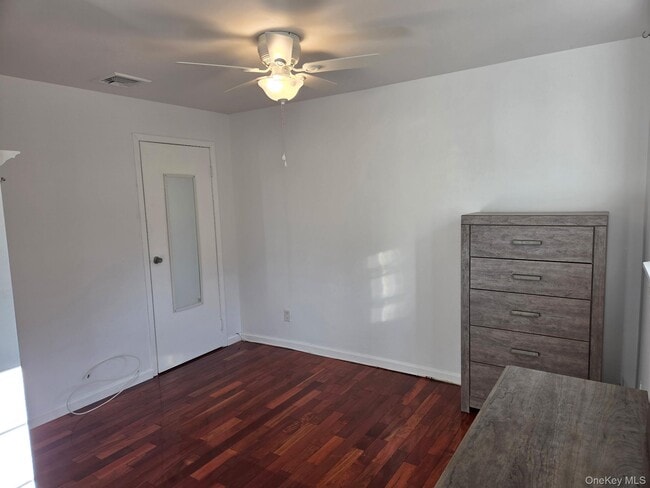 Foto del edificio - 1019 Cassel Ave