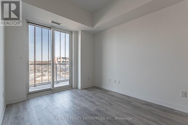 Photo du bâtiment - 220 Missinnihe Way