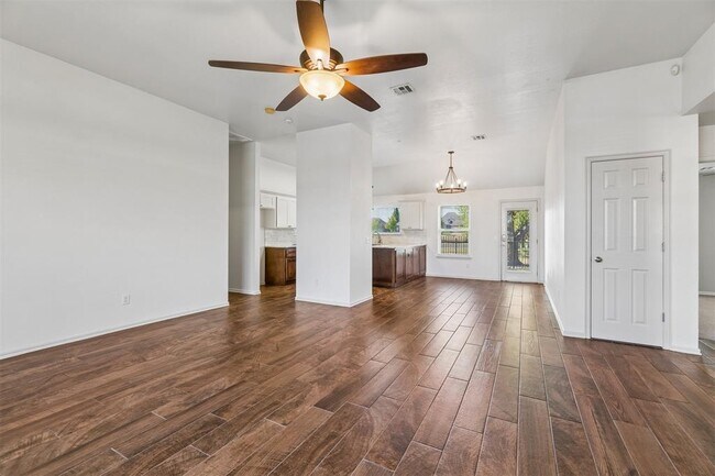 Building Photo - 15921 Katie Ridge Dr