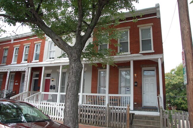 Building Photo - 1116 W Marshall St