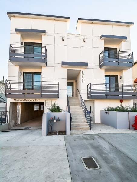 Building Photo - 14822 Magnolia Blvd
