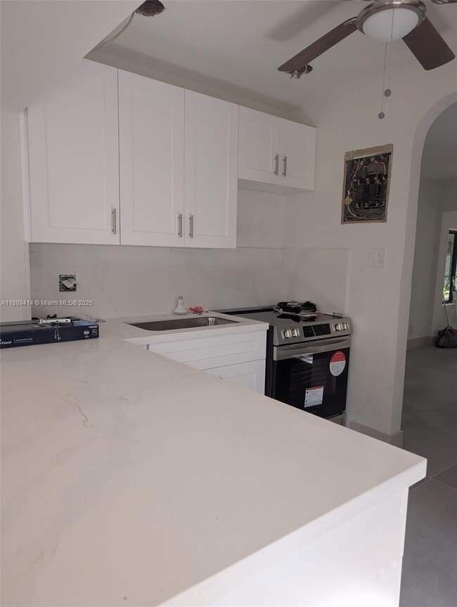 Foto del edificio - 421 SW 11th St