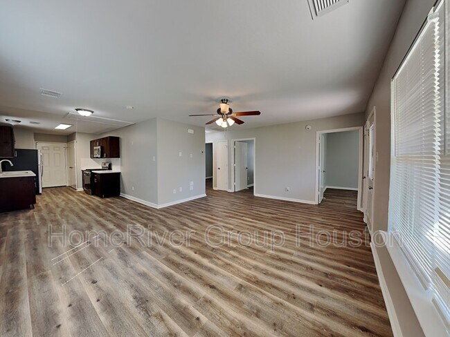 Foto del edificio - 11518 Roandale Dr