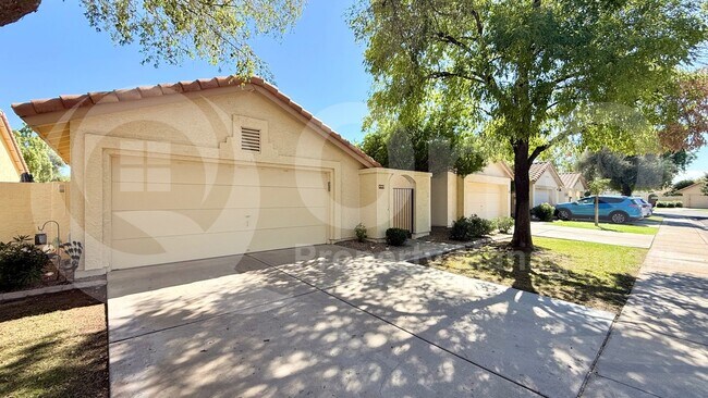 Building Photo - 8907 S Drea Ln