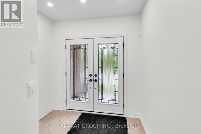 Photo du bâtiment - 2250 Rockingham Dr