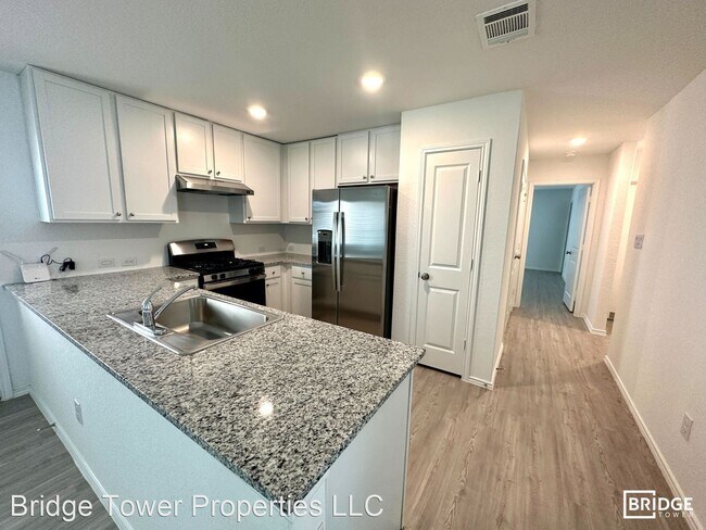 Building Photo - 3 br, 2 bath House - 2408 Lake Hills