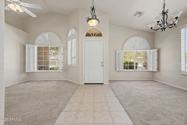 Foto del edificio - 4545 E Rowel Rd