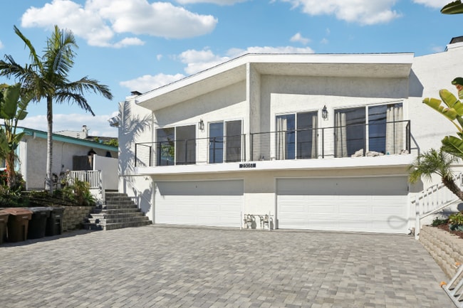 Foto del edificio - 25051 La Cresta Dr